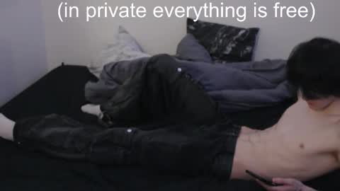 reyreyclub online show from February 7, 7:50 am