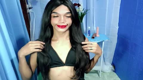 Rhiana online show from October 29, 5:15 pm