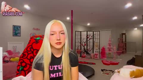 ria  online show from December 5, 4:23 am