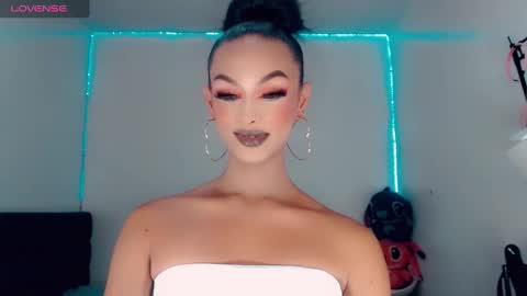 Rianna Garcia online show from November 15, 4:36 am