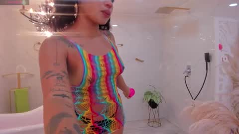 Snapshot of riby_ chatting on October 19, 7:40 pm riby online show from October 19, 7:40 pm