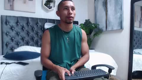 richar_voller online show from April 23, 11:40 am