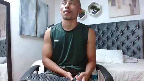 richar_voller online show from March 9, 11:15 am