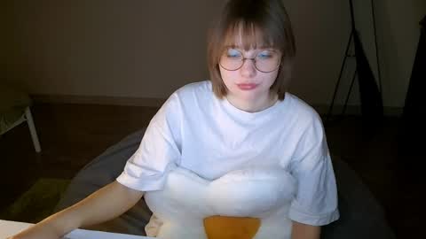 Luna online show from April 22, 6:26 pm