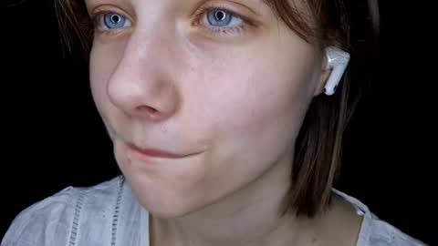 Luna online show from April 18, 7:07 pm