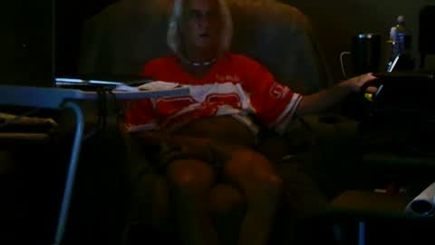 PINK HOLE TWINK online show from April 15, 4:27 am