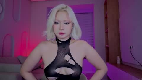 rileymee online show from October 10, 12:33 pm