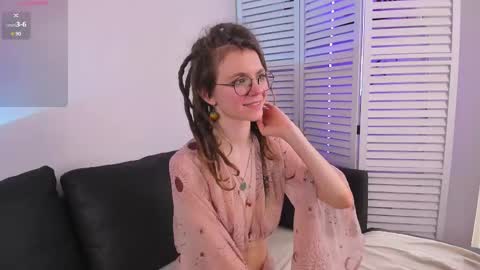 Snapshot of rin_skylar chatting on February 24, 10:26 am Rin online show from February 24, 10:26 am