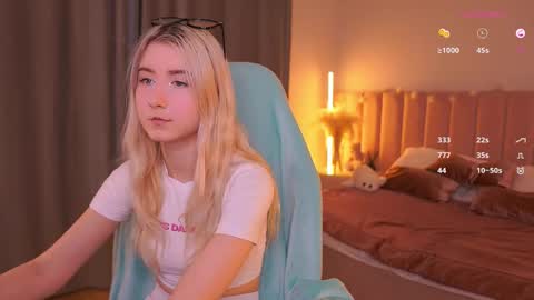 aiko  online show from February 25, 3:48 pm