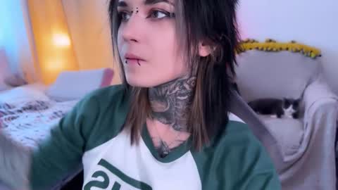   DianaBrite            fansl y online show from March 13, 11:57 am