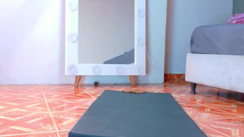 RIRI  online show from January 15, 11:02 pm