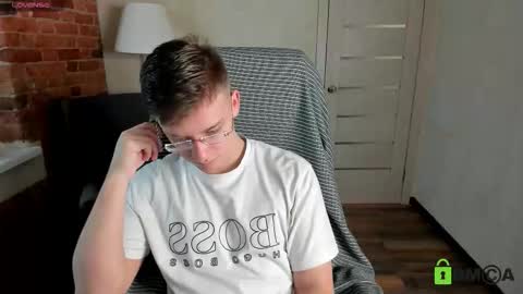 Snapshot of rishu_ chatting on October 10, 10:43 am VAnitas online show from October 10, 10:43 am