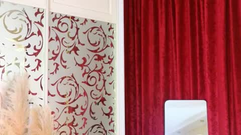 Alice online show from October 10, 3:29 pm