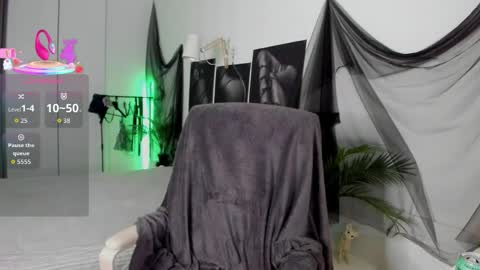 Alice online show from June 1, 8:43 pm