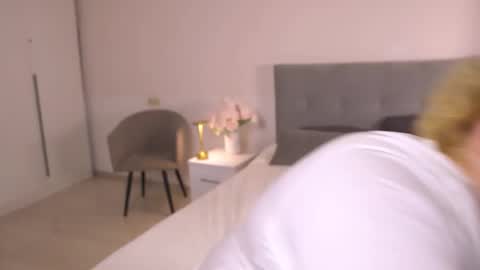 Snapshot of riven_miller chatting on September 14, 9:38 pm riven_miller online show from September 14, 9:38 pm