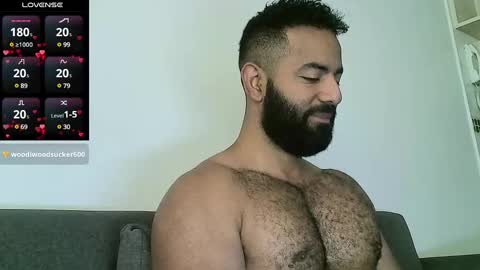 Snapshot of roa32sebas chatting on February 13, 2:42 pm SebasRoa online show from February 13, 2:42 pm