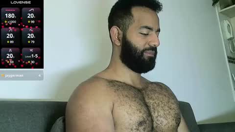 Snapshot of roa32sebas chatting on February 25, 2:15 pm SebasRoa online show from February 25, 2:15 pm
