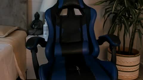 Roan Birkin online show from April 20, 8:56 pm