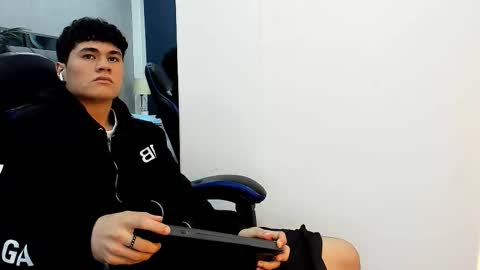 Roan Birkin online show from November 4, 9:27 pm