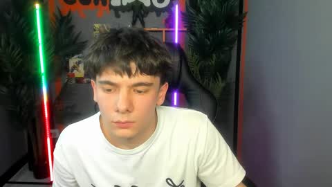 Robbie online show from May 29, 3:43 pm