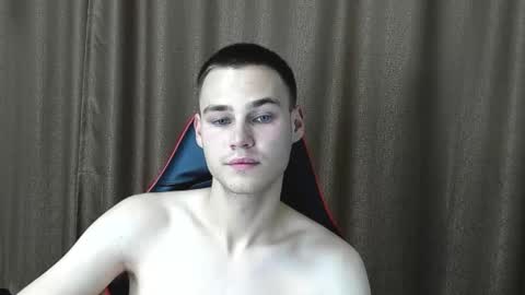 robert10211 online show from October 6, 8:15 pm