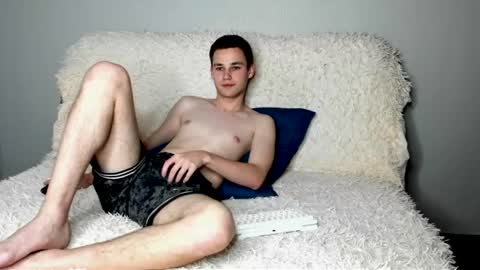 robert10211 online show from June 21, 1:34 am