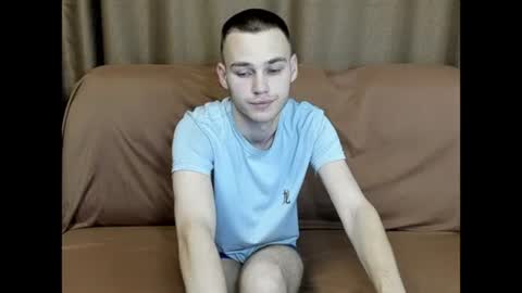 robert10211 online show from October 28, 6:42 pm