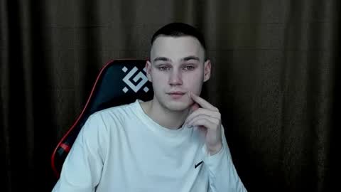 robert10211 online show from December 29, 6:16 pm