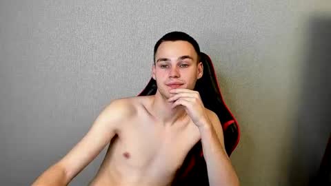 robert10211 online show from November 12, 7:16 pm