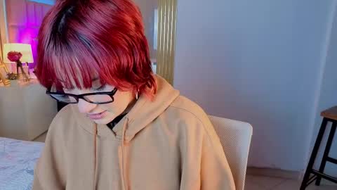 robin D online show from April 5, 8:50 pm