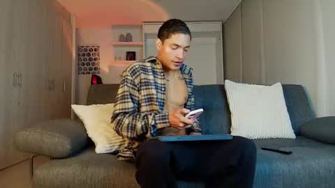 roby_millerr online show from February 20, 12:10 am