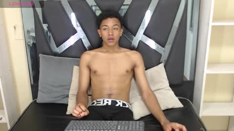 Snapshot of rocco_grey chatting on October 6, 7:20 pm ROCCO online show from October 6, 7:20 pm