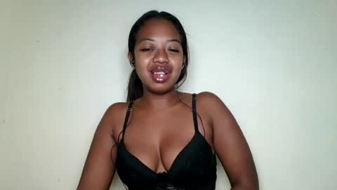 rochellinah online show from July 22, 10:45 pm