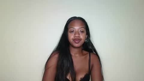 rochellinah online show from May 19, 2:29 am