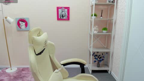 Snapshot of rockett_bunny chatting on October 13, 1:07 am Rockett online show from October 13, 1:07 am