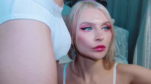 Lina and Den online show from December 5, 5:50 am