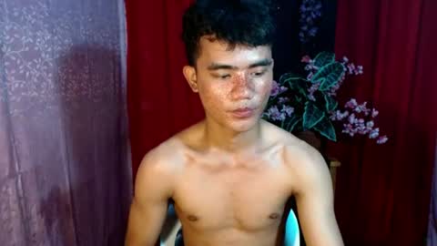 roianboyyy online show from July 23, 1:19 am