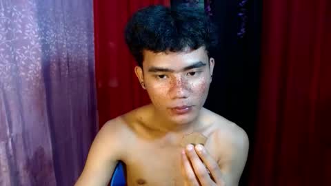 roianboyyy online show from May 28, 1:58 am