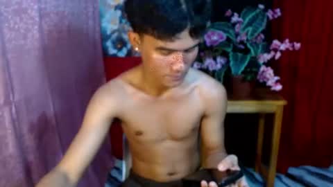 roianboyyy online show from June 16, 2:48 am