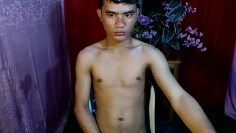 roianboyyy online show from July 23, 2:31 am