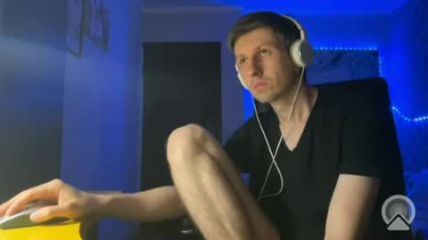 roma305991 online show from June 18, 7:19 pm