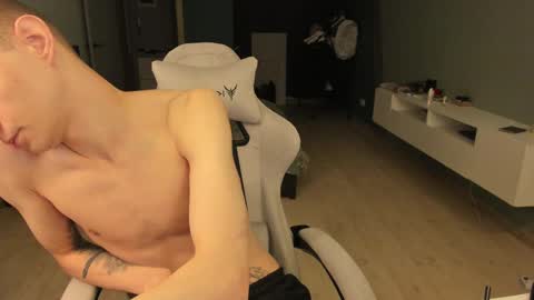 Romeo online show from February 25, 2:26 pm