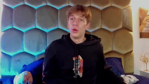 Romeo Ricci online show from December 22, 1:55 pm