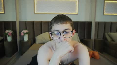 ronbevs online show from May 29, 8:29 pm