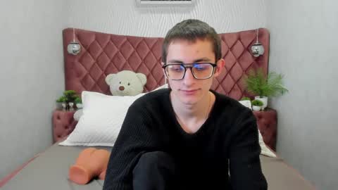 ronbevs online show from April 15, 7:58 pm