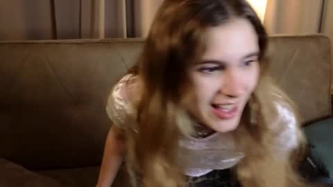 Kylie online show from December 1, 5:11 pm