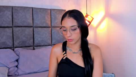 roseaurora online show from May 11, 4:04 pm
