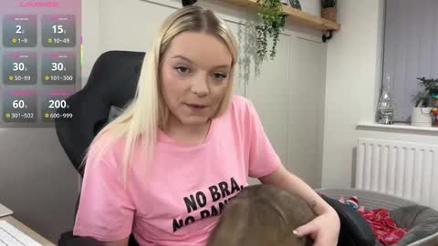 rose97 online show from December 15, 8:49 pm