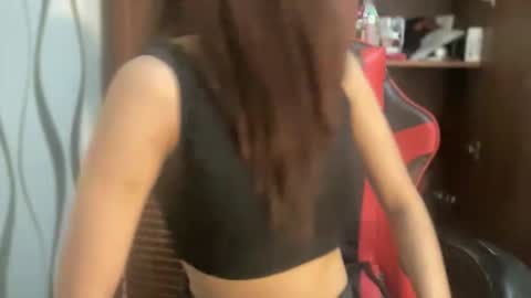 rosemae07 online show from March 24, 11:16 am