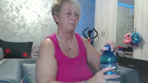 Lovepinklilly online show from March 17, 6:46 pm